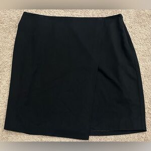 Elegant Lord & Taylor 24W Black Skirt